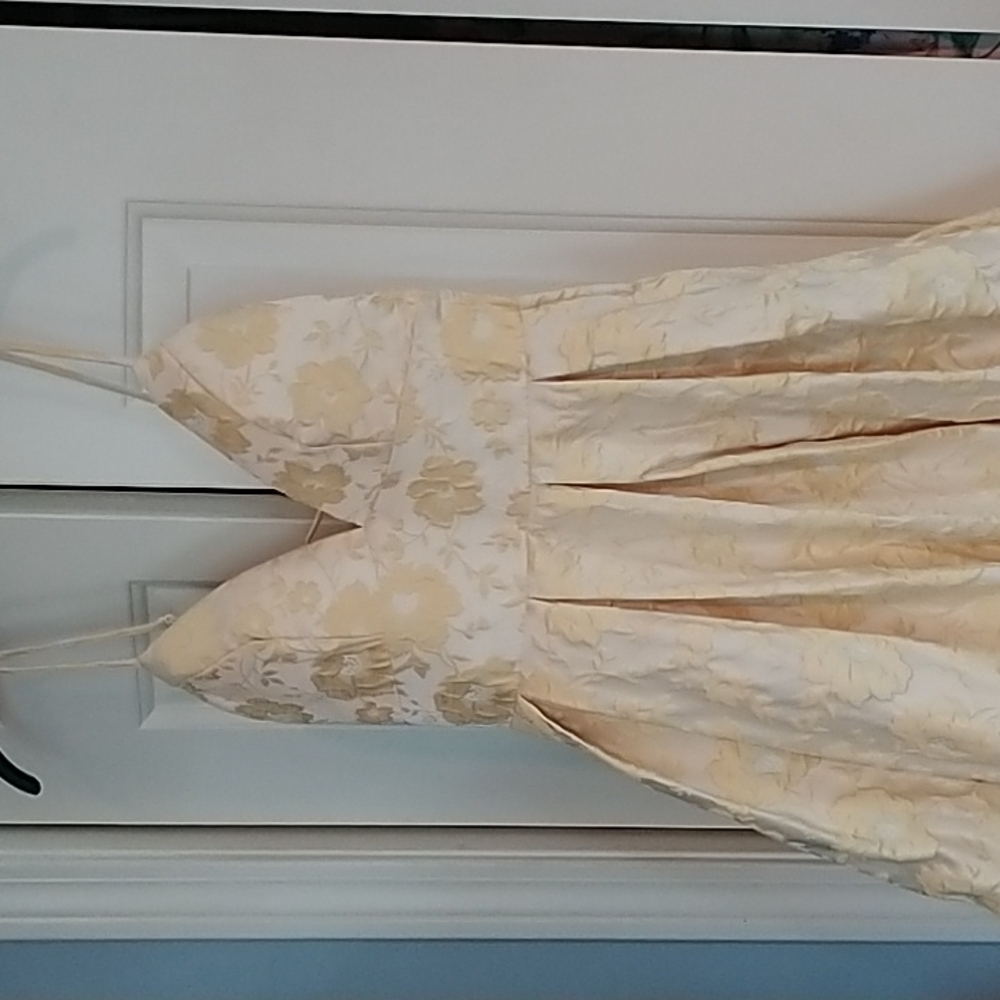 NEW Trixxi  Floral Jacquard Gown Yellow/Silver Long Formal Sz 0 Juniors - Picture 9 of 9